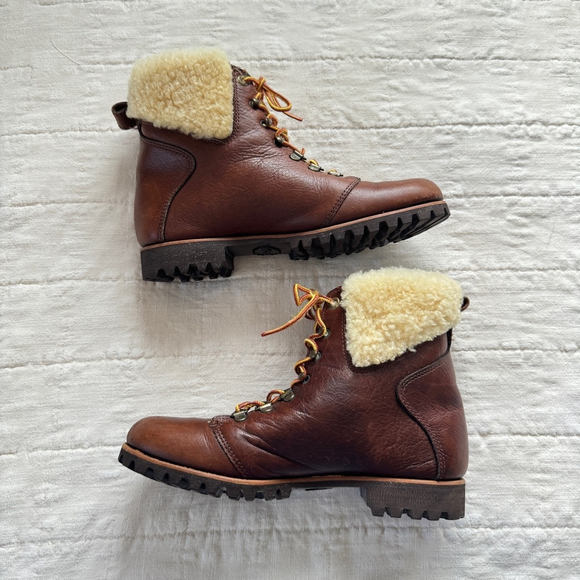 Vintage Leather Shearling Winter Boot • Size: 6 - Picture 3 of 9